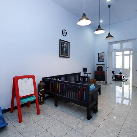 RedDoorz Near Stasiun Lawang Hotel Bagian luar foto