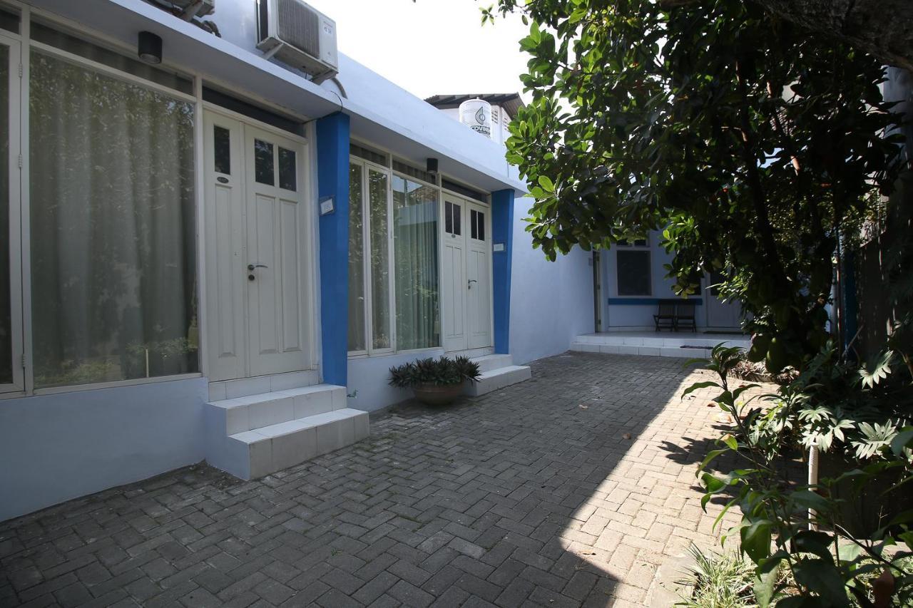 RedDoorz Near Stasiun Lawang Hotel Bagian luar foto